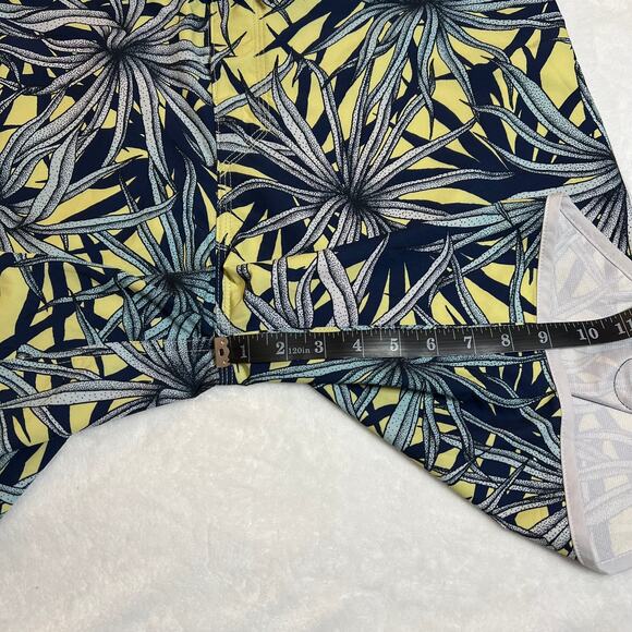 Quiksilver Men's High Line Diamond Deluxe Board Shorts Size 33 Vacation Surfing - Picture 11 of 11